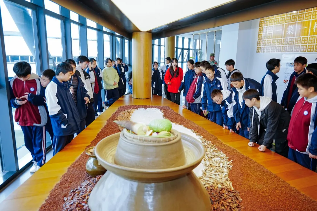 一实大丰初二年级研学丨寻脉三苏祠 躬耕泡菜香